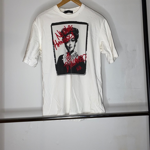 DSQUARED Other - Dsquared “no wire hangers” T-shirt